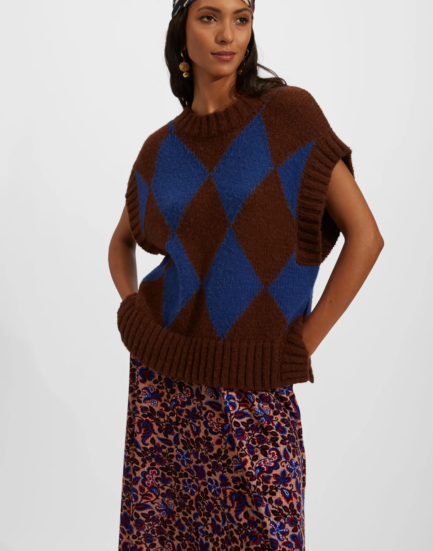 La DoubleJ Argyle GiletBordeaux/Blue in Wool | Pulls | READY TO WEAR