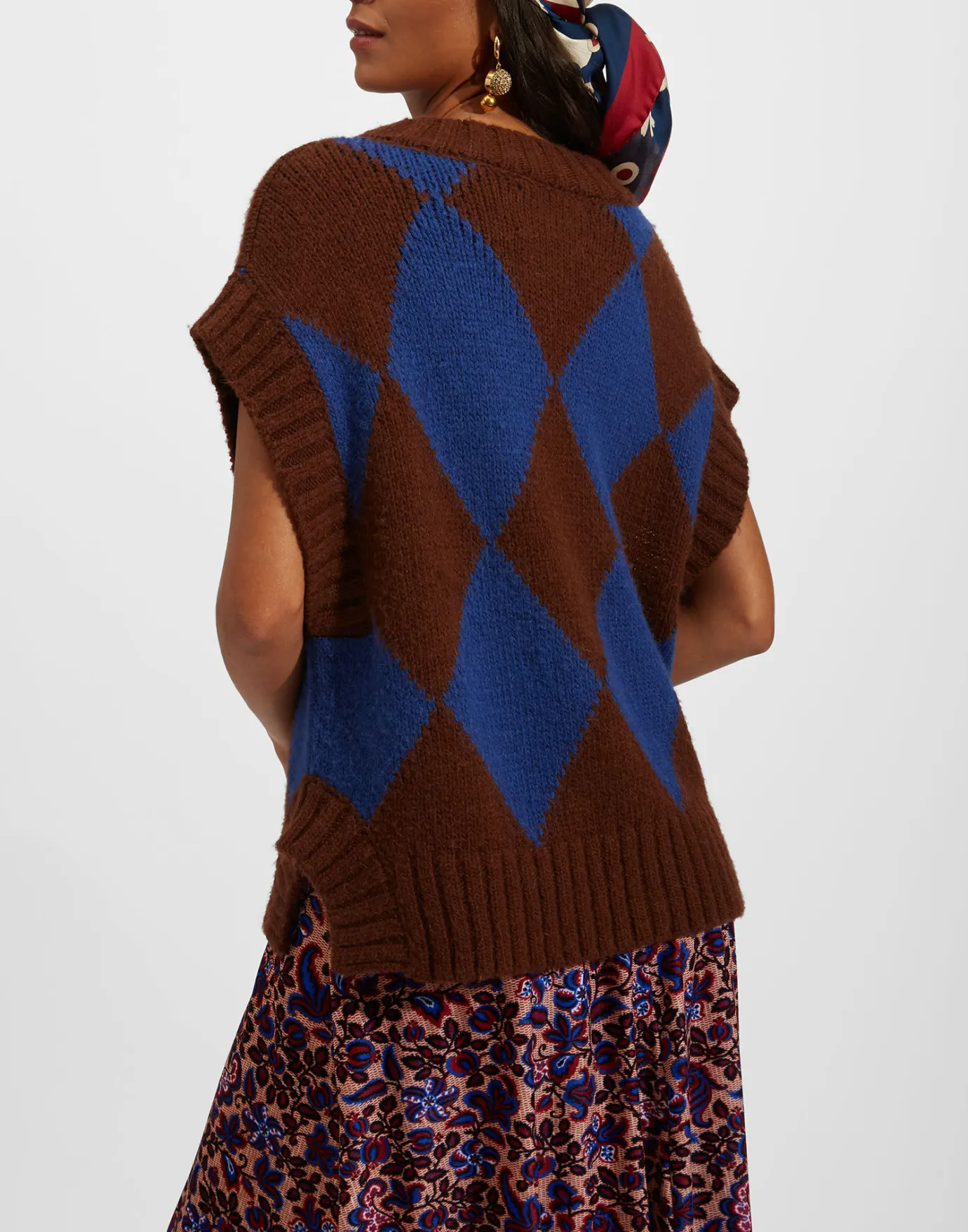 La DoubleJ Argyle GiletBordeaux/Blue in Wool | Pulls | READY TO WEAR