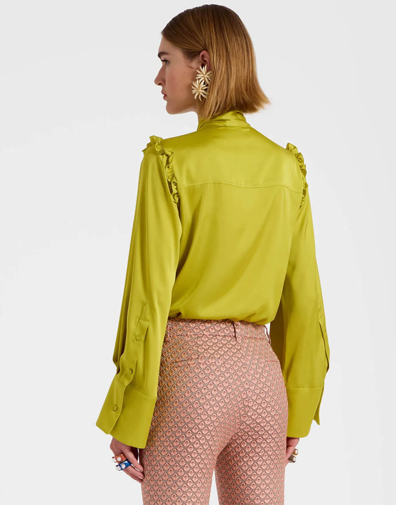 La DoubleJ Ascot ShirtAcid Green in Stretch Satin | Chemises Et Tops | READY TO WEAR