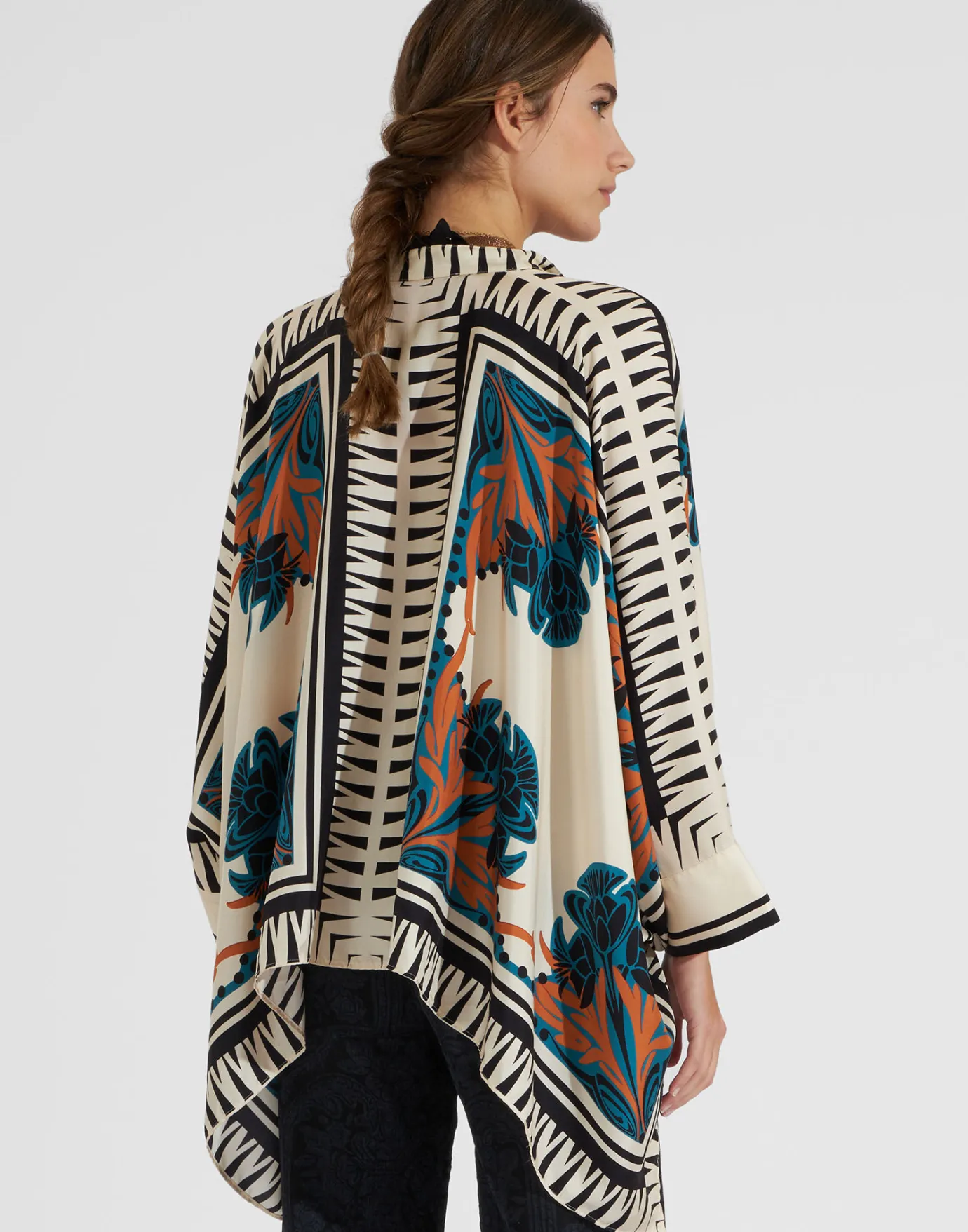 La DoubleJ Foulard ShirtFlorence Placée in Silk Twill | Chemises Et Tops | READY TO WEAR