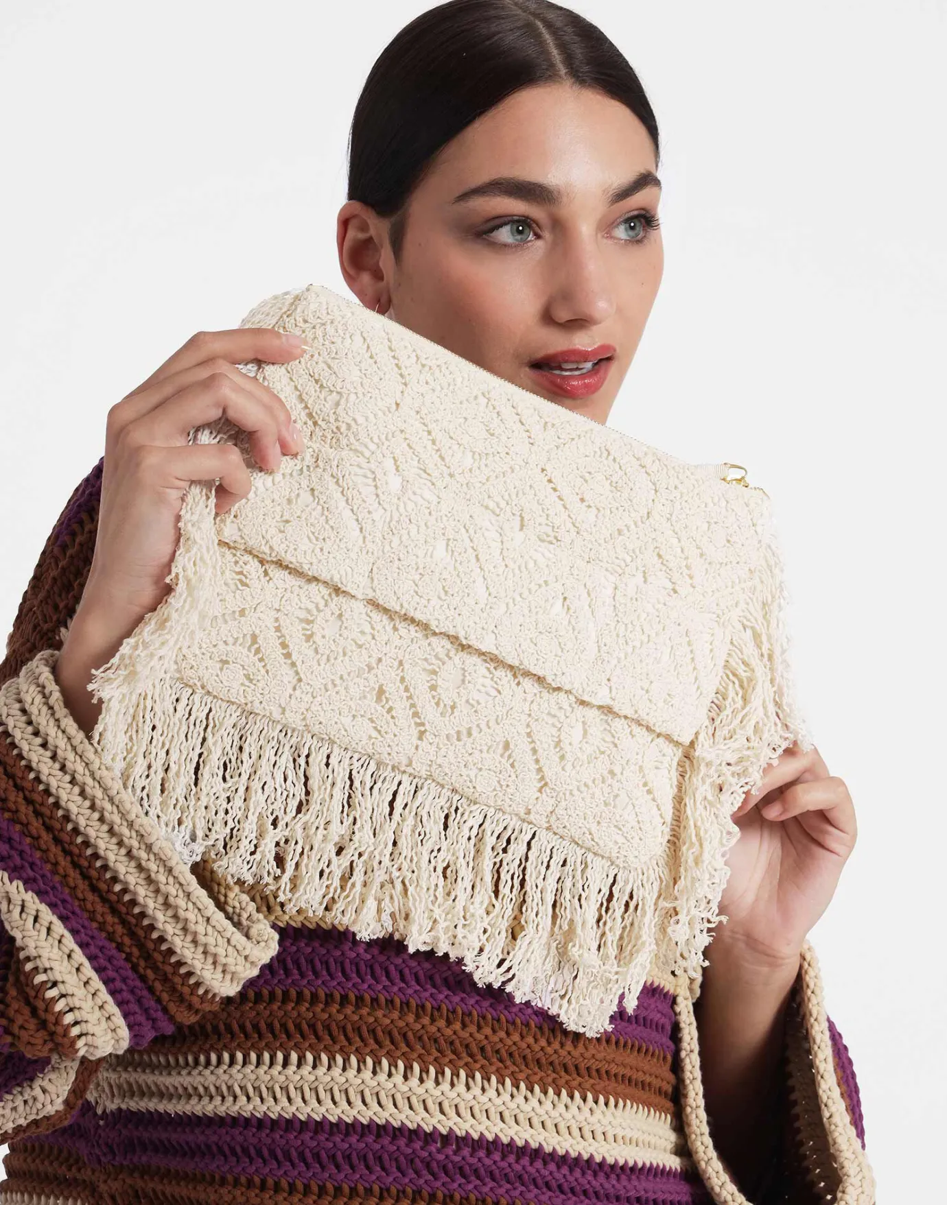 La DoubleJ Hand PochettePlaza Cream in Macramé | Sacs Et Pochettes | ACCESSORIES