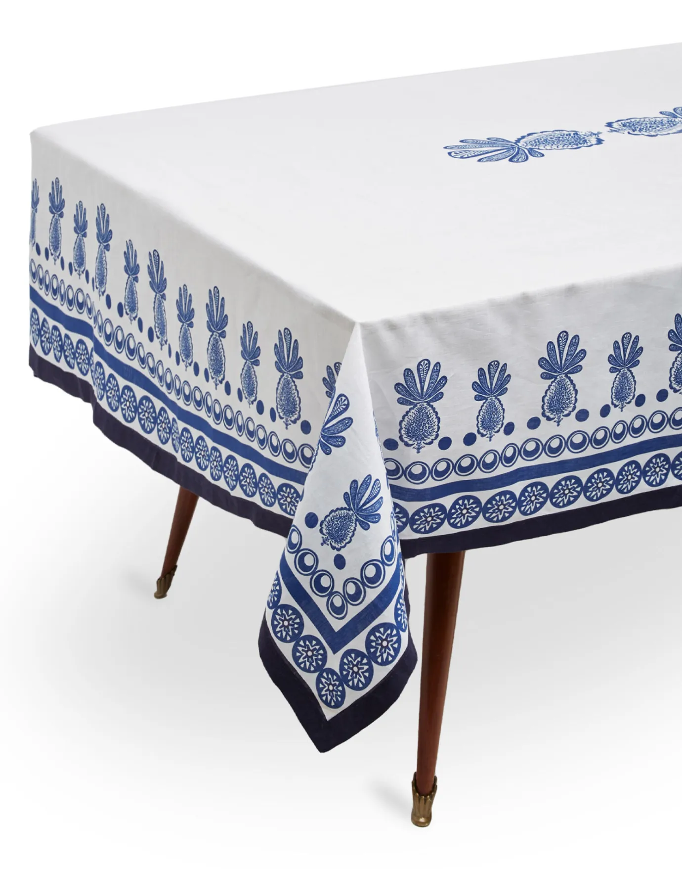 La DoubleJ Large TableclothBig Pineapple Blu (Placée) in Linen | Serviettes | Textiles