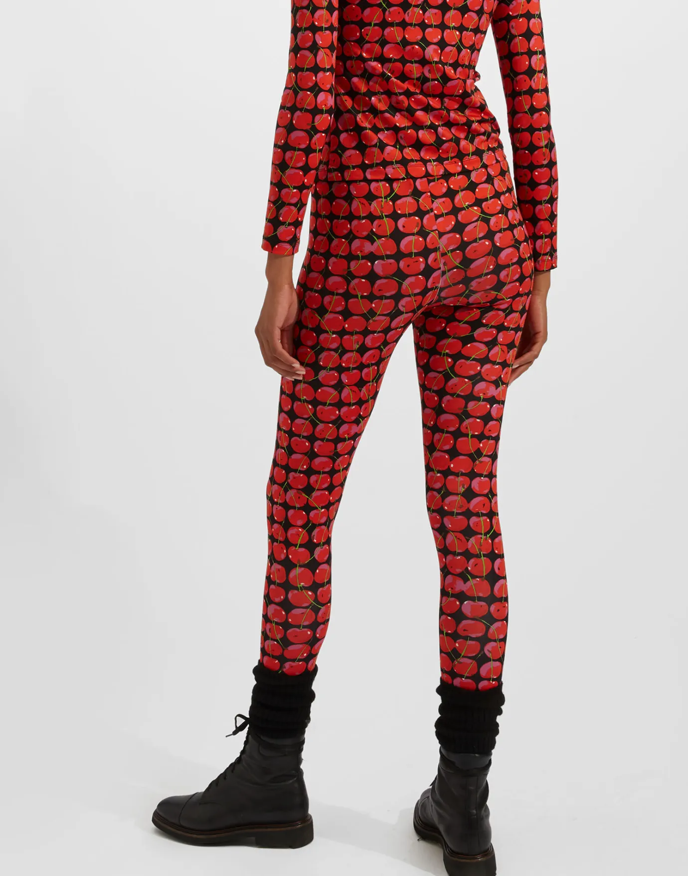 La DoubleJ LeggingsBlack Cherries in New Skinny Jersey | Loungewear | READY TO WEAR